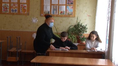 На Черкащині посеред навчального року закривають школу На Черкащині посеред навчального року закривають школу