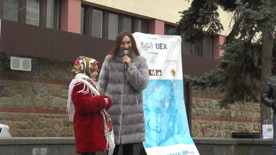 У середмісті Івано-Франківська вручили продуктові набори самотнім людям У середмісті Івано-Франківська вручили продуктові набори самотнім людям