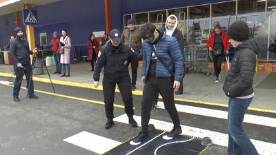 Швидкість та граційність: франківки змагалися в автослаломі Швидкість та граційність: франківки змагалися в автослаломі