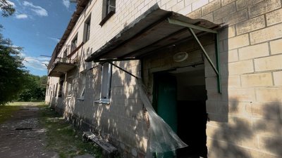 Внаслідок ракетного удару поблизу Прилук пошкоджені 15 будинків Внаслідок ракетного удару поблизу Прилук пошкоджені 15 будинків
