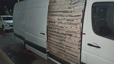 183,5 тисячі пачок сигарет намагався перевезти до Угорщини псевдодипломат