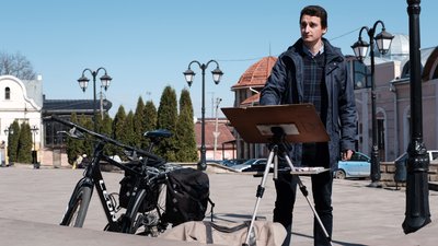 «Накрутив більше десяти тисяч кілометрів» — буковинець подорожує велосипедом і малює аквареллю «Накрутив більше десяти тисяч кілометрів» — буковинець подорожує велосипедом і малює аквареллю