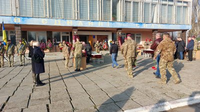 У Миколаєві попрощалися із загиблими військовими 79-ї окремої десантно-штурмової бригади
