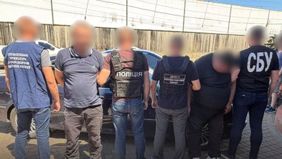 На Закарпатті затримали двох підозрюваних в переправленні чоловіків через кордон