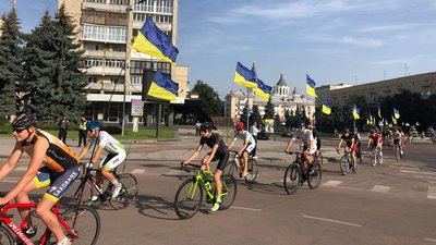 У День Державного прапора України велопробіг єдності провели у Житомирі У День Державного прапора України велопробіг єдності провели у Житомирі