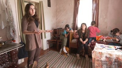 Історія Наріне. Як сім'я з шістьома дітьми втікала з Київщини на Прикарпаття Історія Наріне. Як сім'я з шістьома дітьми втікала з Київщини на Прикарпаття