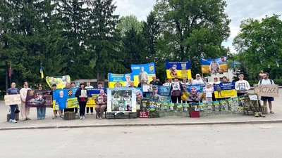 У Помічній відбулася акція-нагадування про полонених і безвісти зниклих