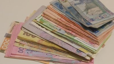 Івано-франківські школярі віддали на потреби ЗСУ гроші, які збирали на мандрівку