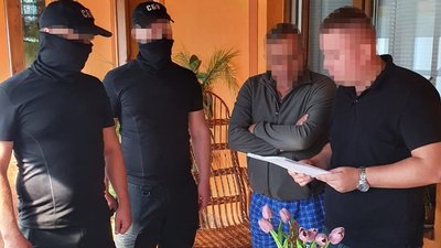 250 млн збитків: в незаконному видобутку корисних копалин підозрюють посадовця та двох підприємців 250 млн збитків: в незаконному видобутку корисних копалин підозрюють посадовця та двох підприємців