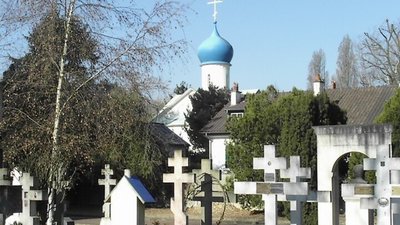 Через вторгнення в Україну російському кладовищу у Франції загрожує "виселення"