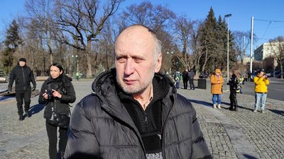 У центрі Харкова поклали квіти в пам'ять Героїв Небесної сотні У центрі Харкова поклали квіти в пам'ять Героїв Небесної сотні