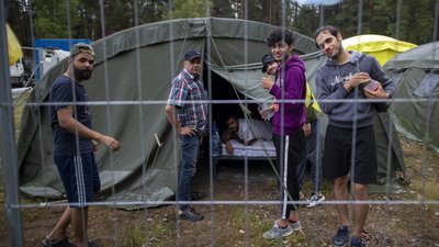 Табір мігрантів на кордоні Білорусі та Литви, фото: АР Табір мігрантів на кордоні Білорусі та Литви, фото: АР