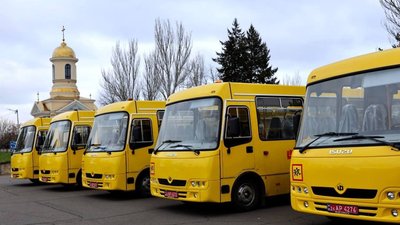 Шкільні автобуси для навчальних закладів громад