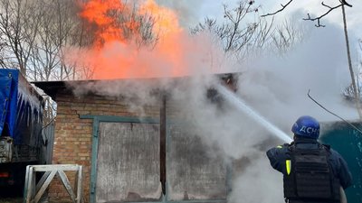 Протягом дня Нікопольщина зазнала 12 артобстрілів та три удари дронами: без світла — майже 2 тисячі родин