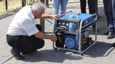 Громади Дніпропетровщини отримали обладнання для відновлення пошкоджених обстрілами електромереж та водопостачання
