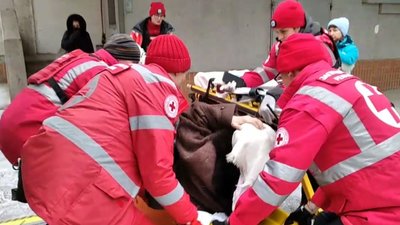 Моральний тиск та репресії: як допомагали херсонцям в окупації волонтери Червоного Хреста Моральний тиск та репресії: як допомагали херсонцям в окупації волонтери Червоного Хреста