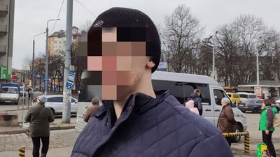 Знімали відео на YouTobе: франківські муніципали зняли двох львів’ян з перил мосту