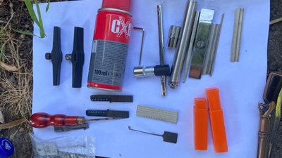 За крадіжки в чотирьох областях в Ужгороді затримали двох чоловіків За крадіжки в чотирьох областях в Ужгороді затримали двох чоловіків
