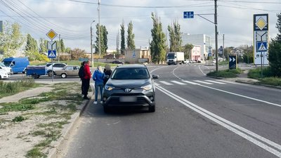 У Миколаєві авто наїхало на пішохода, травмовану госпіталізували