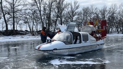 На Кременчуцькому водосховищі рятувальники чергують на аероглісері