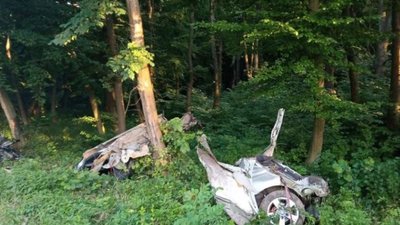 Водій загинув на місці, неповнолітній пасажир — у реанімації: наслідки аварії на Волині Водій загинув на місці, неповнолітній пасажир — у реанімації: наслідки аварії на Волині