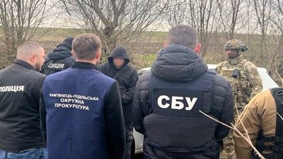 схема з переправлення чоловіків через кордон