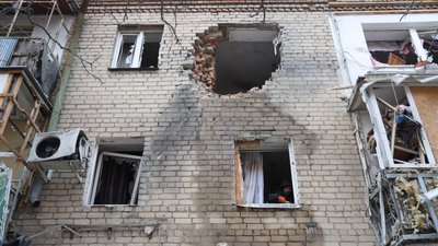 Обстріл Херсона, наслідки атак РФ, будинок