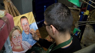 На Житомирщині художник з інвалідністю пише картини, щоб зібрати гроші на реабілітацію На Житомирщині художник з інвалідністю пише картини, щоб зібрати гроші на реабілітацію