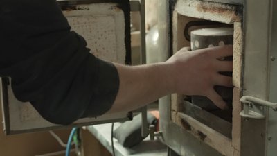 Четверо майстрів з Рівного самотужки опанували ювелірну справу: "таємниця" мавки з Оствиці Четверо майстрів з Рівного самотужки опанували ювелірну справу: "таємниця" мавки з Оствиці