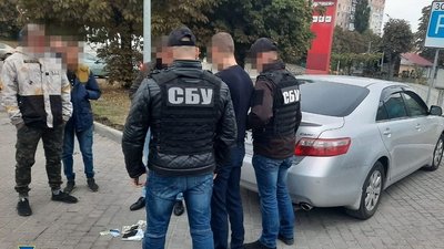 У Кропивницькому затримали працівника міграційної служби