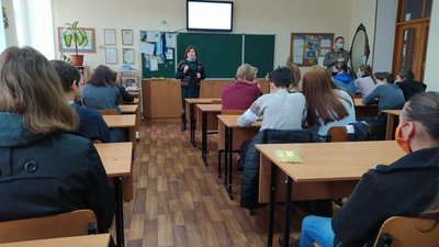 Проти насильства: у Херсоні школярам пояснювали їх права, обов'язки та відповідальність за порушення