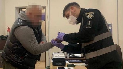 В Одесі один чоловік вистрелив в іншого за те, що той кидався в нього камінням — поліція
