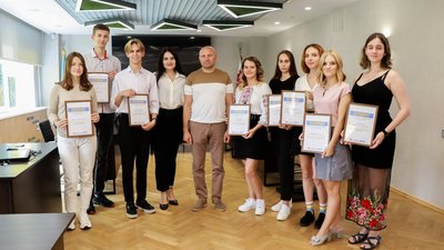 Черкаських випускників преміювали за найвищі бали з мультипредметного тестування