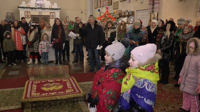 «Щоб ці традиції зберігалися»: у Полтаві влаштували ходу зі щедрівками «Щоб ці традиції зберігалися»: у Полтаві влаштували ходу зі щедрівками