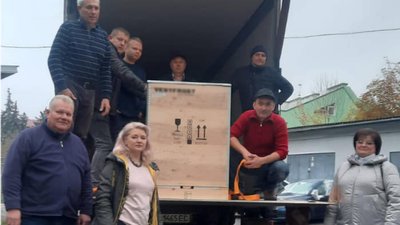Шість холодильників для зберігання вакцин передали Тернопільському центру контролю хвороб