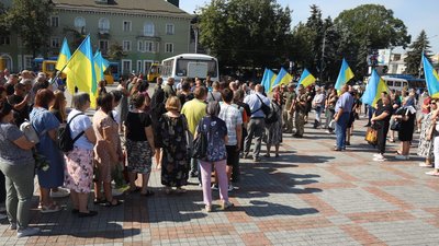 У Рівному попрощались із 26-річним військовим Сергієм Моканом У Рівному попрощались із 26-річним військовим Сергієм Моканом