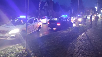 ДТП в Ужгороді: автомобіль не пропустив службове авто, яке їхало на виклик ДТП в Ужгороді: автомобіль не пропустив службове авто, яке їхало на виклик