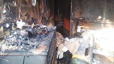 У Житомирі рятувальники гасили пожежу, яка сталася через коротке замкнення у дитячій іграшці