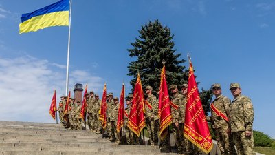 На Чернігівщині бригаді тероборони вперше вручили Бойовий Прапор