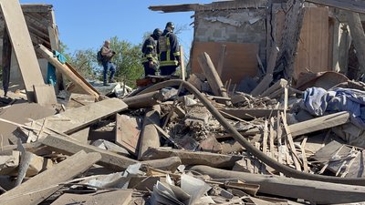 Росіяни вдарили по Холодногірському району Харкова УМПБ Д-30, загибла була прикута до ліжка через хворобу — Фільчаков Росіяни вдарили по Холодногірському району Харкова УМПБ Д-30, загибла була прикута до ліжка через хворобу — Фільчаков