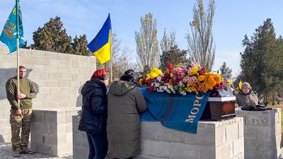 На Миколаївщині поховали бійця 137-го окремого батальйону морської піхоти На Миколаївщині поховали бійця 137-го окремого батальйону морської піхоти