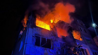 Пожежа у Києві внаслідок російської масованої атаки