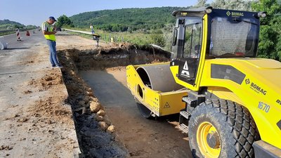 Зсув ґрунту на трасі Київ-Одеса: ремонт планують завершити на початку серпня Зсув ґрунту на трасі Київ-Одеса: ремонт планують завершити на початку серпня