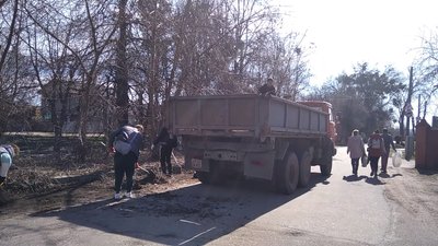 У Житомирі близько сотні людей долучилися до акції "Чистий день" У Житомирі близько сотні людей долучилися до акції "Чистий день"