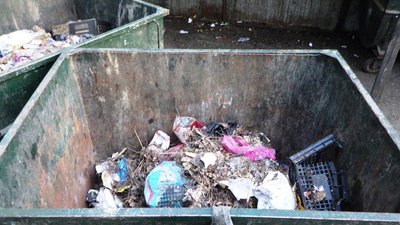 Знаходився у сміттєвому баку: поліція встановила обставини смерті чоловіка Знаходився у сміттєвому баку: поліція встановила обставини смерті чоловіка
