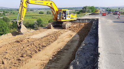 Зсув ґрунту на трасі Київ-Одеса: ремонт планують завершити на початку серпня Зсув ґрунту на трасі Київ-Одеса: ремонт планують завершити на початку серпня