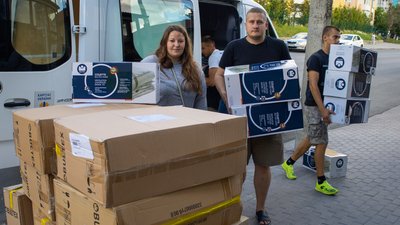 В Тернополі переселенці з Херсона майструють буржуйки для військовослужбовців В Тернополі переселенці з Херсона майструють буржуйки для військовослужбовців