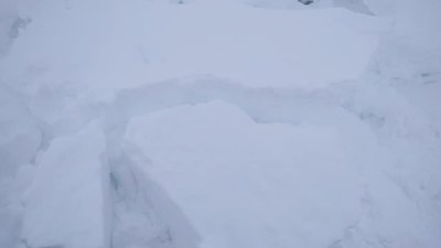 Підвищена сніголавинна небезпека: туристів просять утриматися від походів у Карпати Підвищена сніголавинна небезпека: туристів просять утриматися від походів у Карпати
