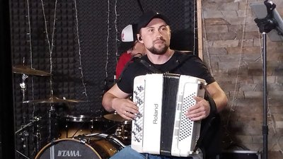 Сумські музиканти влаштували онлайн-концерт Сумські музиканти влаштували онлайн-концерт