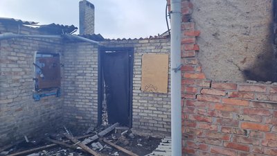 "Бахмут фактично зруйнований вщент". В ОВА та поліції розповіли про обстріли та руйнування на Донеччині за добу